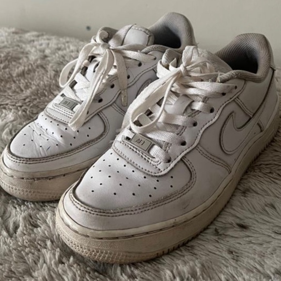 Nike AF1 Sz. 4Y or ladies 6 - Picture 4 of 4